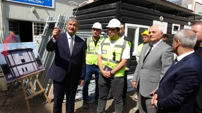 Karabük Valisi Yavuz, Hayırsever Yapımı Okulları İnceledi