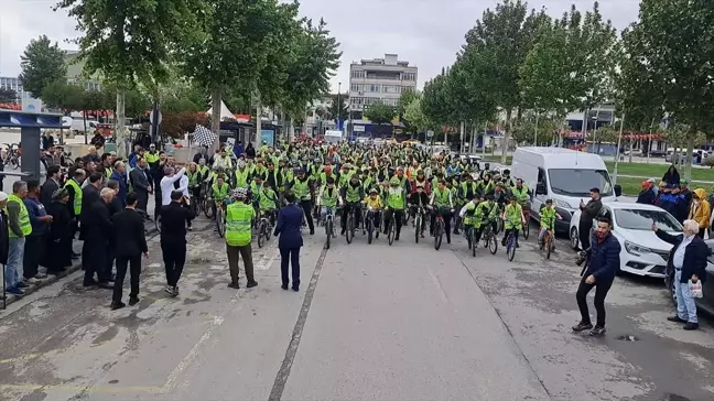 Sakarya'da Trafik Haftası Kutlandı: Bisiklet Turu Etkinliği Düzenlendi