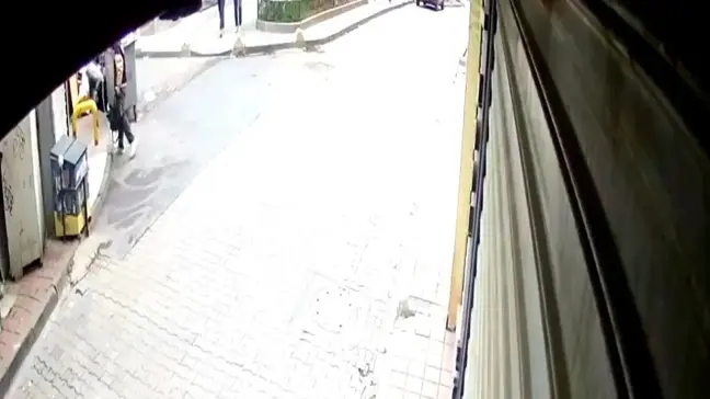 Fatih'te kuyumcu çalışanı pırlanta dolu poşeti çöpe attı, kağıt toplayıcısı bulup aldı