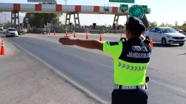Germencik'te Düzensiz Göçmen Operasyonu: 5 Göçmen ve 1 Organizatör Yakalandı