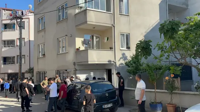 Bursa'da Çöp Atma Nedeniyle Kavga: 3 Yaralı