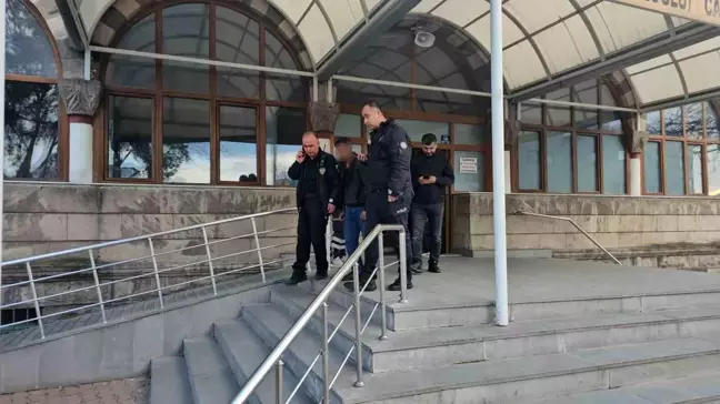 Kayseri'de Minareden İntihar Girişimi