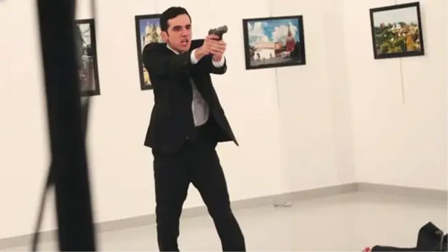Rus Büyükelçi Karlov'un Silahlı Saldırıda Öldürülmesine Tepkiler
