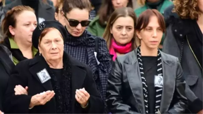 Babasını Kaybeden Sertab Erener, Acı Haberi Konsere Giderken Aldı