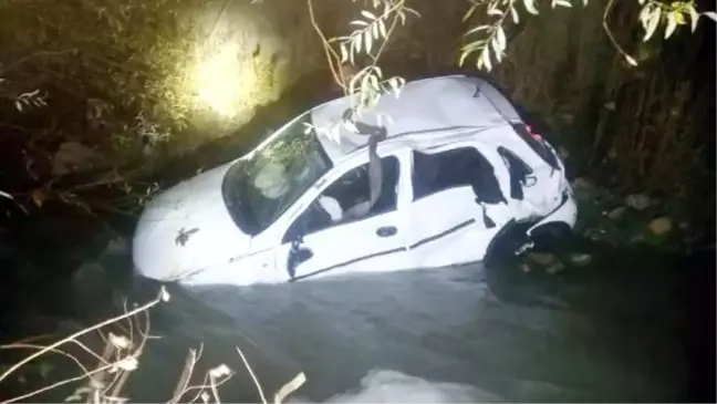 Dereye Yuvarlanan Otomobilin Sürücüsü Yaralandı