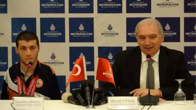 Dünya Şampiyonu Yüzücüye İbb'den Ev Hediyesi