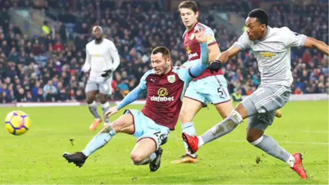 Manchester United 3 Puanı Tek Golle Aldı