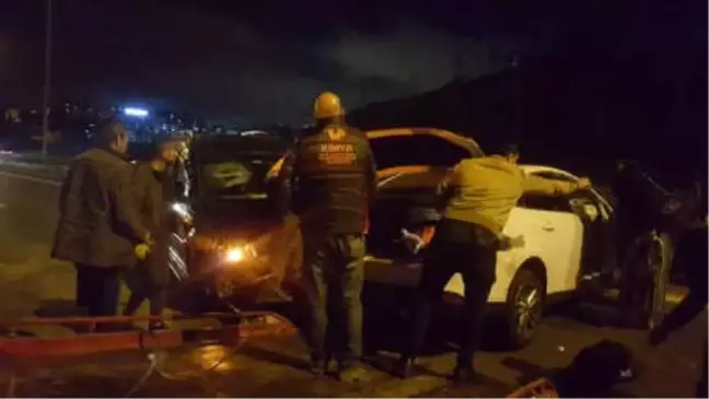 Tem'de Kaza: 3 Araç Birbirine Girdi 1 Yaralı
