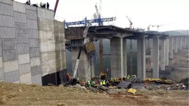 Gebze'de Viyadük İnşaatı Sırasında Beton Blok Düştü; 4 İşçi Enkaz Altında Kaldı (3)