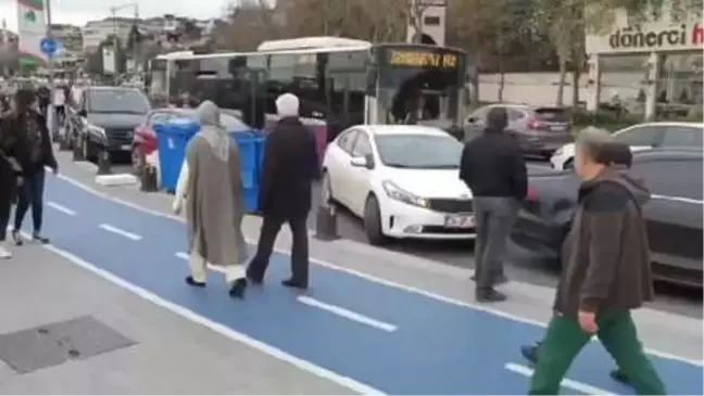 Yeniden) - Hatalı Park Eden Aracı Kaldırıp Yol Kenarına Bıraktılar