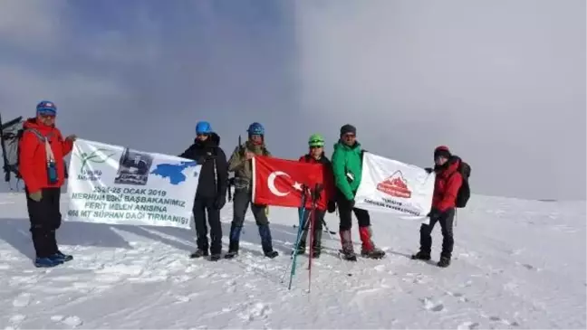 Ferit Melen Anısına Süphan Dağı'na Zirve Tırmanışı Yaptılar