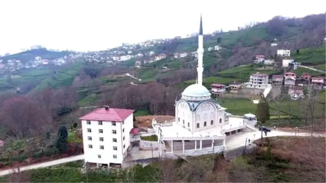 Cami ve Kurs Binasının Altından Yol Geçiyor