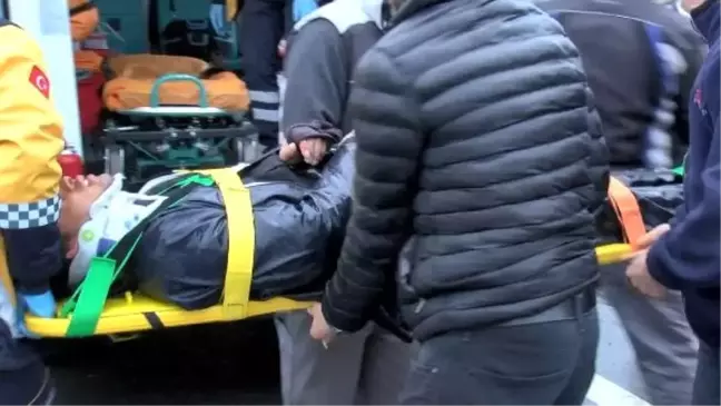 Motokurye Siparişi Yetiştirmek İsterken Kaza Yapıp Yaralandı