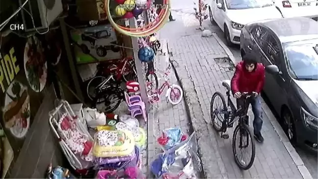 Dükkanındaki Bisikleti Böyle Çalındı, 'Nasıl Göremedim