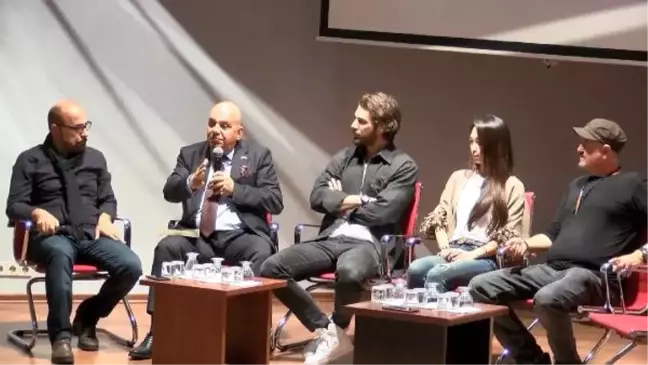 Yuvaya Dönüş' Filmi Oyuncuları İstanbul Üniversitesi Öğrencileri ile Buluştu