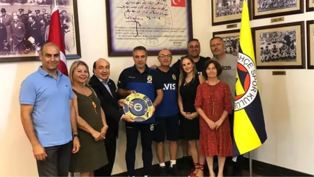 Fenerbahçe Üniversitesinden Ersun Yanal'a ziyaret