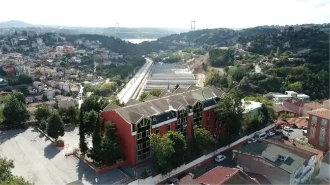 (havadan fotoğraflarla) sarıyer'de kapatılma kararı alınan okula velilerden tepki