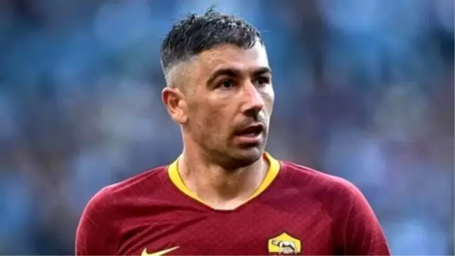 Son Dakika: Kolarov imzayı attı! Fenerbahçe istemişti ama...