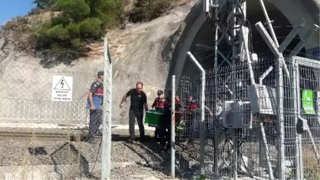 Bilecik'te kılavuz tren, raydan çıktı: 2 makinist öldü (2)- yeniden