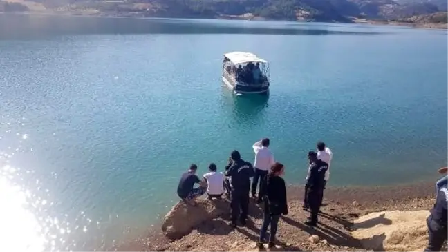 Serinlemek için girdiği baraj gölünde boğuldu