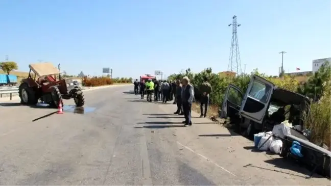 Otomobille traktör çarpıştı: 1 ölü, 2 yaralı