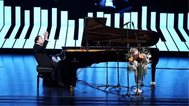 Fazıl Say İstanbul Okan Üniversitesi'nde konser verdi