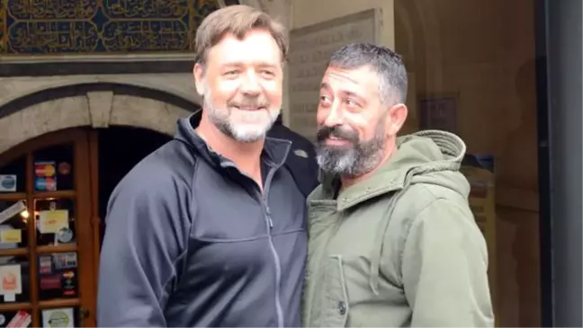 Russell Crowe Cem Yılmaz'ı tebrik etti