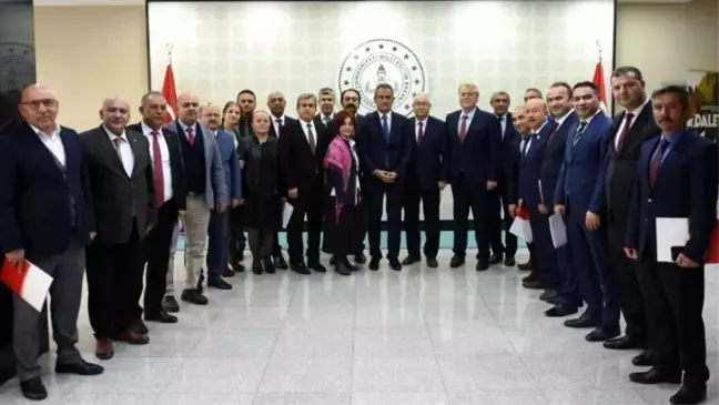 Kütahya'da iki Mesleki ve Teknik Anadolu Lisesi'ne teşekkür belgesi