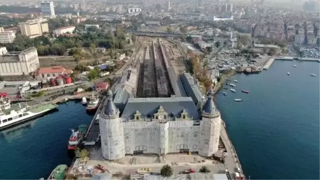 (Havadan fotoğraflarla) Tarihi garın restorasyonu; çatısı bitti saatı çalışıyor
