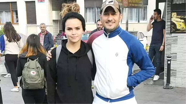 Sarp Apak ile eşi Bebek'te