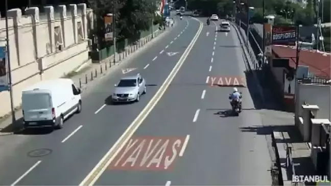 Beşiktaş'ta otobüsün çarptığı motosikletlinin metrelerce sürüklendiği kaza kamerada