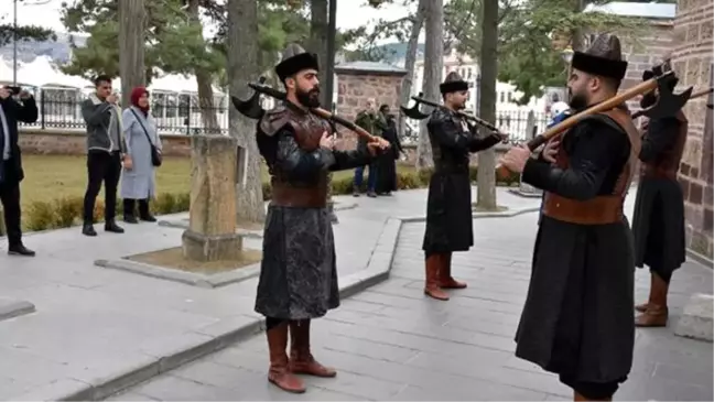 Ertuğrul Gazi Türbesi'ni 2019'da 1,5 milyon kişi ziyaret etti