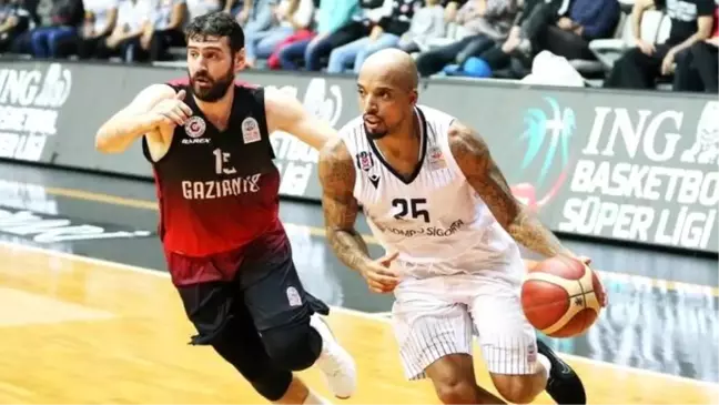 Beşiktaş Sompo Sigorta'da Jordan Theodore takımdan ayrıldı