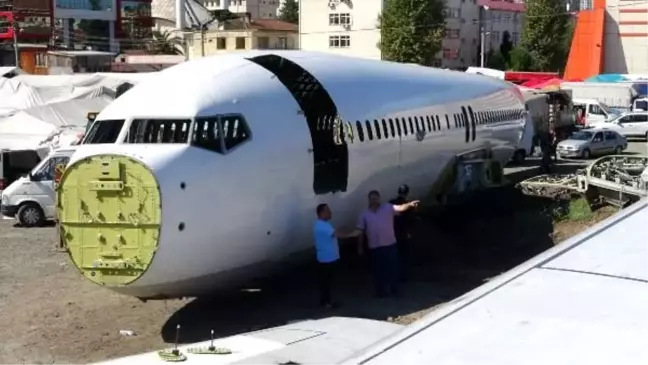 Pistten çıkan uçak, kaderine terk edildi