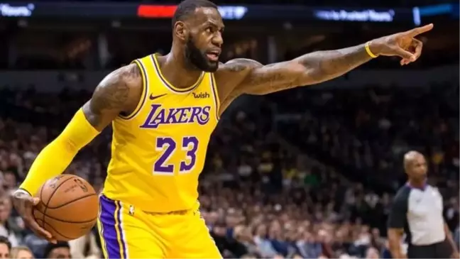 LeBron James tarihe geçti! 9'ar bin asist ve ribaunt...