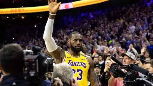 LeBron James tarihe geçti, yenilgiyi engelleyemedi