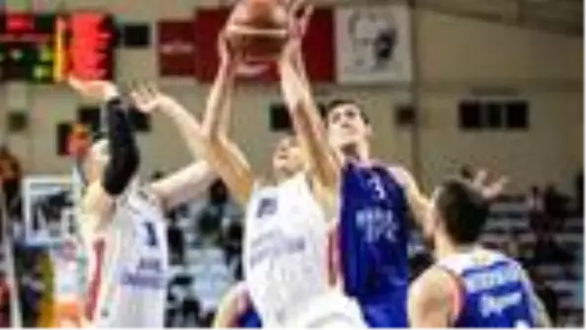 Anadolu Efes, Büyükçekmece'yi farklı yendi