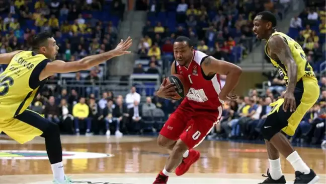 Fenerbahçe'ye Kostas Sloukas ve James Nunnally'den kötü haber