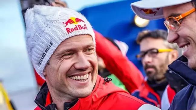 Meksika'da gülen Sebastien Ogier