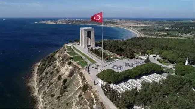 Çanakkale Deniz Zaferi'nin 105'inci yılı törenle kutlandı (2)