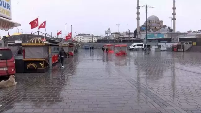 Eminönü sessizliğe büründü