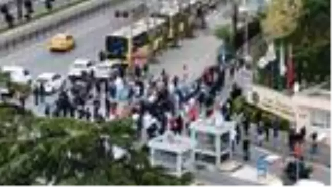 Prof. Dr. Cemil Taşçıoğlu Çapa Tıp Fakültesi önünde anıldı (1)