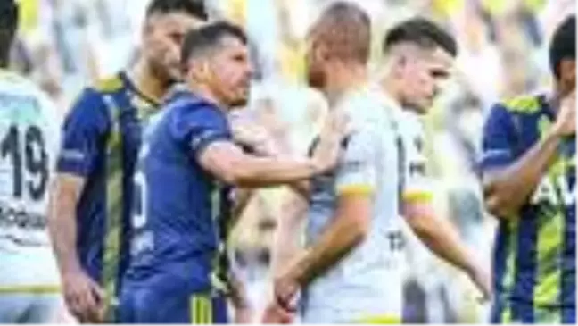 Emre Belözoğlu'ndan itiraf: 'Gökhan Töre dirsek atmadı, hakeme söyleidm'