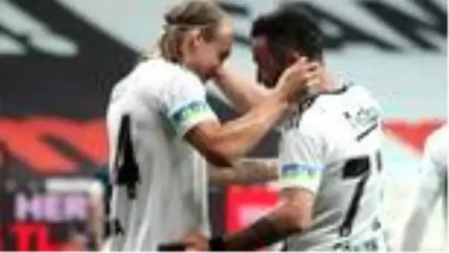 Beşiktaş'lı başarılı oyuncu Domagoj Vida takımdan ayrılma ihtimali olan Gökhan Gönül için