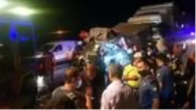 Kocaeli'de zincirleme kaza: 1 ölü, 2 yaralı (2) - Yeniden