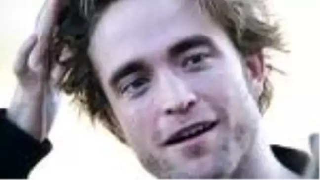 Ünlü Hollywood yıldızı Robert Pattinson koronavirüse yakalandı