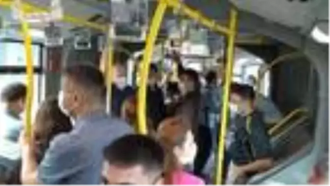 Metrobüste sosyal mesafesiz yolculuk