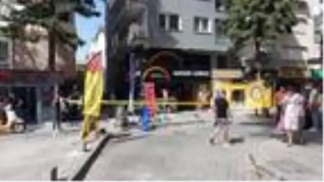 Alacak kavgasında akrabasını tabancayla vurdu
