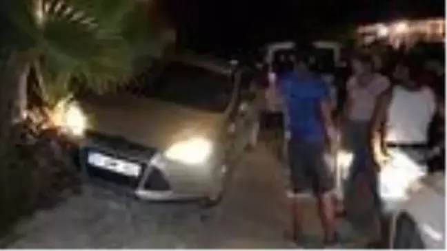 Son dakika haberi... Otomobil çalıp polisi peşine takan genç, ağaca çarpınca yakalandı