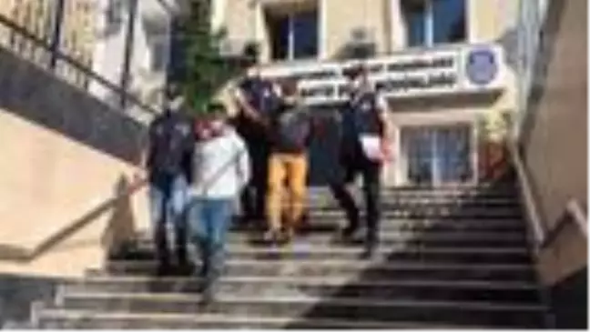 Son dakika: Ataşehir'de iş yerinden 170 bin liralık hırsızlık yapan şüpheliler kamerada